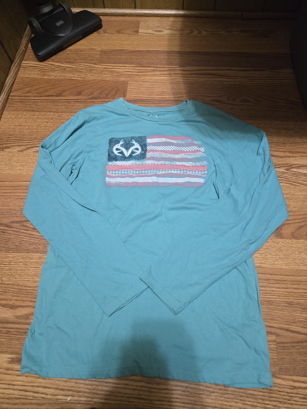 Realtree Women's Teal Long-Sleeve Graphic Tee